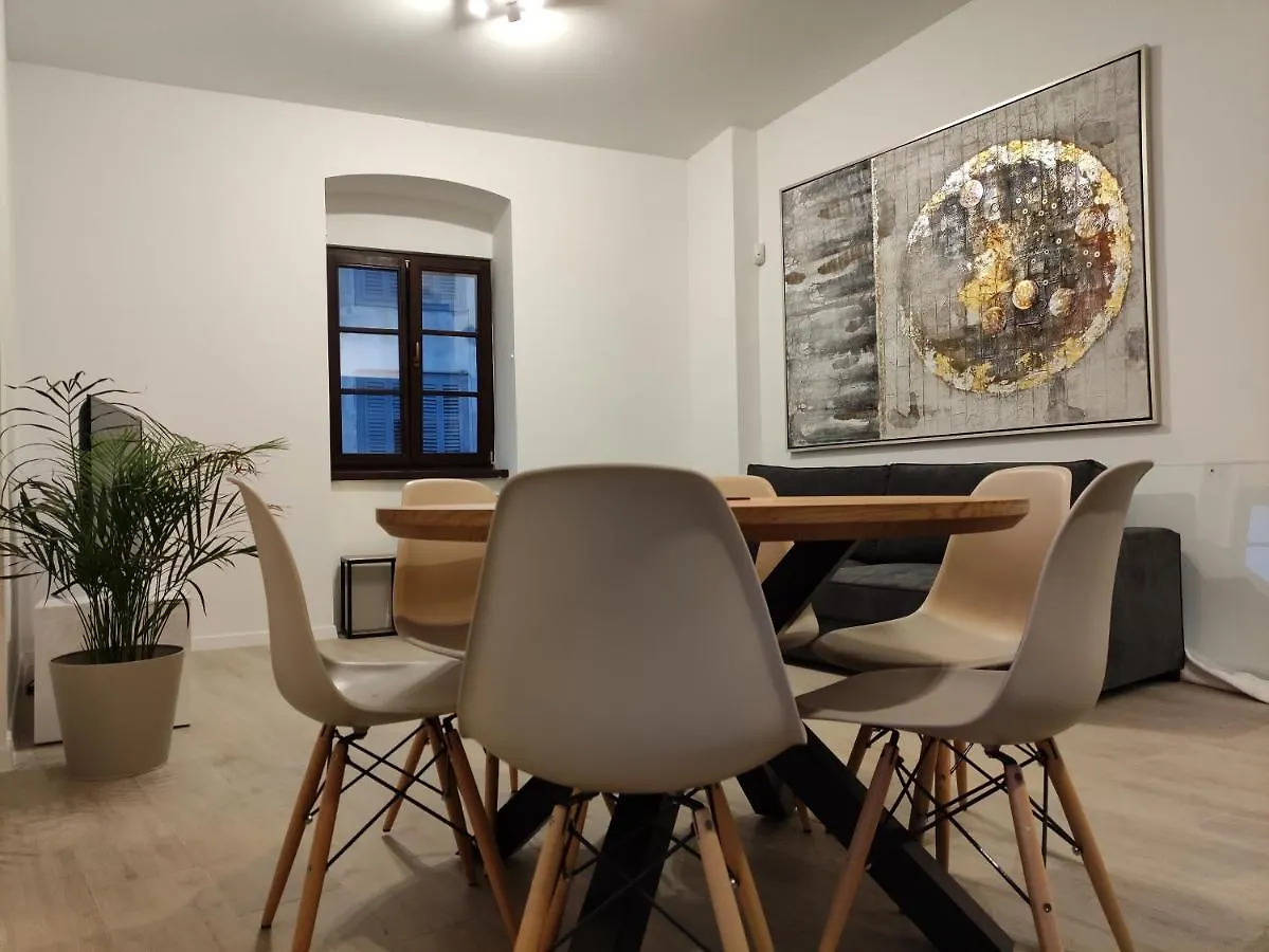 Apartvilla Castropola 0*, 풀라