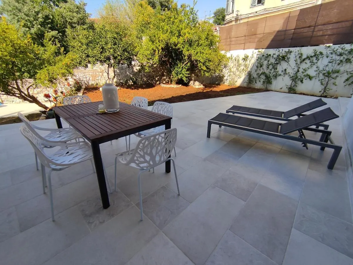 Apartvilla Castropola 아파트 풀라