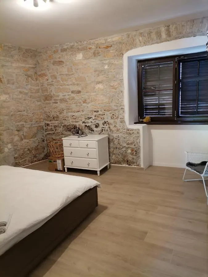 Apartvilla Castropola 아파트 풀라